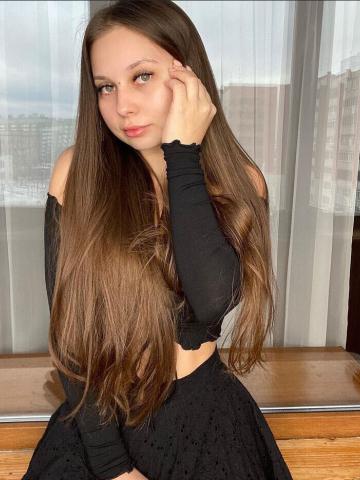 Николь Принимаю У Себя фото 3